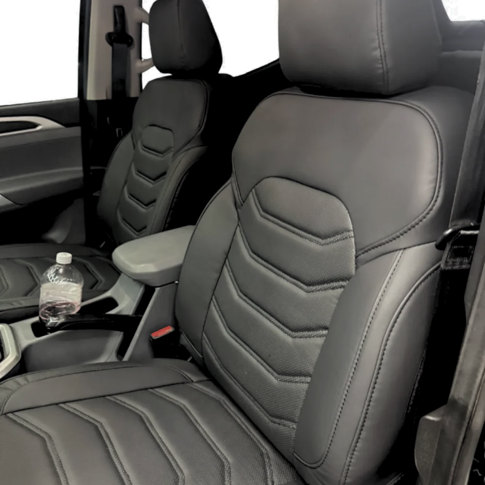Cubreasientos delanteros Chevrolet S10 2023-2026 línea Sportline en tactopiel liso y microperforado negro